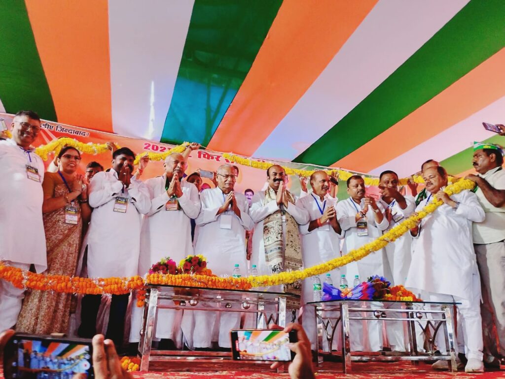 2025 चुनाव में 225 सीट जीतने का दावा : नालंदा में एनडीए का कार्यकर्ता सम्मेलन मे हजारों लोग हुए शामिल 1 IMG-20250911-WA0030
