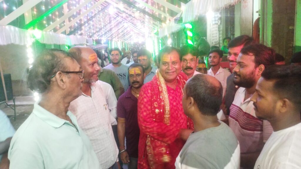 दुर्गा पूजा पर पंडालों में पहुंचे राजद नेता अनिल कुमार अकेला, कहा—ट्रैफिक जाम है बिहार शरीफ का असली महिषासुर 1 IMG-20250929-WA0243(1)