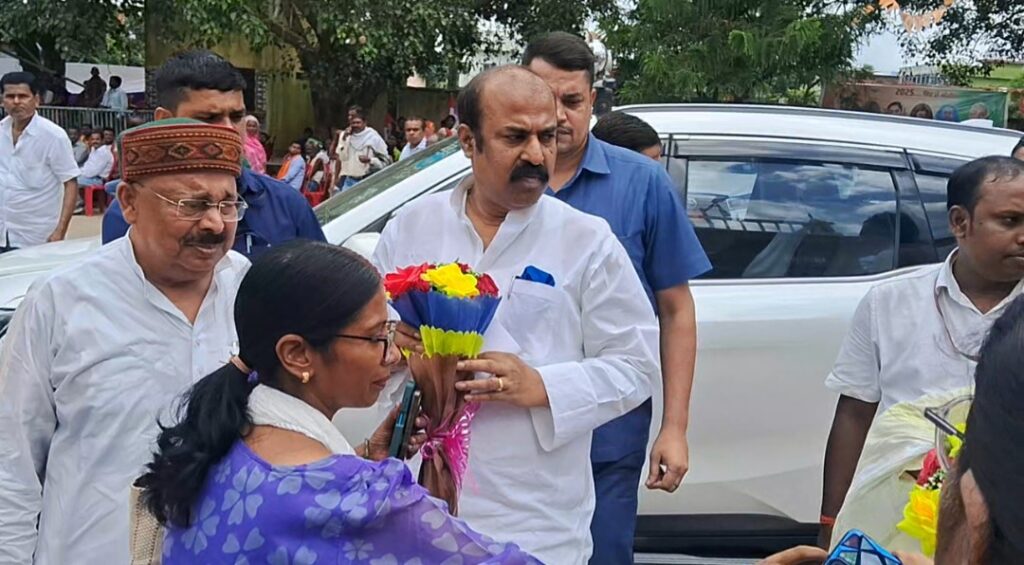 गिरियक सीडीपीओ पर भ्रष्टाचार और ड्यूटी छोड़ सम्मेलन में शामिल होने का आरोप 1 Screenshot_20250903_172415_Gallery