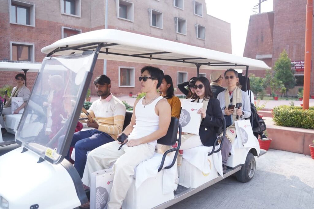 बिहार पर्यटन को अंतरराष्ट्रीय पहचान दिलाने की पहल, विदेशी सोशल मीडिया इंफ्लुएंसर्स का दल राजगीर–नालंदा पहुंचा 2 1001123060