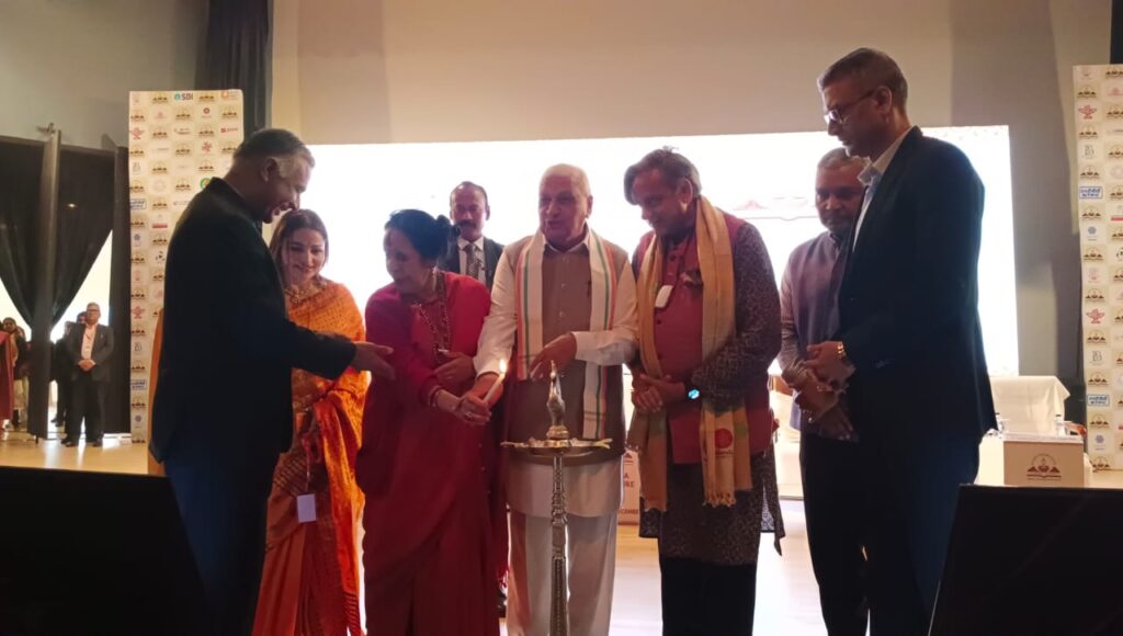 नालंदा में पांच दिवसीय अंतरराष्ट्रीय साहित्य उत्सव का भव्य शुभारंभ, राज्यपाल आरिफ मोहम्मद खान को गार्ड ऑफ ऑनर, शशि थरूर बोले— नालंदा ज्ञान बांटने की परंपरा का प्रतीक 2 1001134721