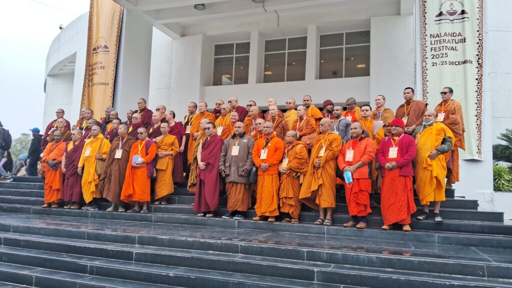 नालंदा में पांच दिवसीय अंतरराष्ट्रीय साहित्य उत्सव का भव्य शुभारंभ, राज्यपाल आरिफ मोहम्मद खान को गार्ड ऑफ ऑनर, शशि थरूर बोले— नालंदा ज्ञान बांटने की परंपरा का प्रतीक 3 1001134897