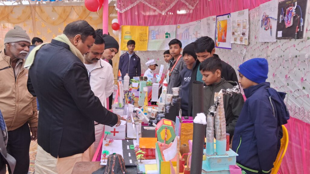 बिहार शरीफ में आदर्श इंटरनेशनल स्कूल में उमंग महोत्सव 2025 का भव्य आयोजन 3 1001144120