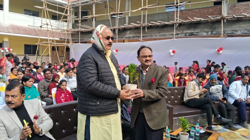 नालंदा विद्या मंदिर में बच्चों ने रचा विज्ञान का चमत्कार, बाल मेला बना आकर्षण का केंद्र, 300 नन्हे वैज्ञानिकों का कमाल 2 1001144503