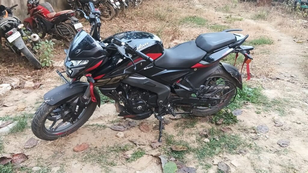 पावापुरी थाना क्षेत्र में मोबाइल छिनतई, संदिग्ध युवक बाइक छोड़कर फरार 2 1001147811