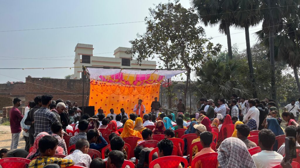 रहुई उच्च विद्यालय में गेटयुक्त चहारदीवारी व पहाड़ी तिराहा से कुशवाहा धर्मशाला तक आरसीसी नाला निर्माण कार्य का शुभारंभ 3 1001272365