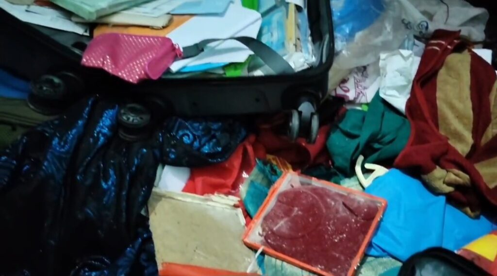 नालंदा में पुलिसकर्मी के घर लाखों की चोरी 2 1001280487