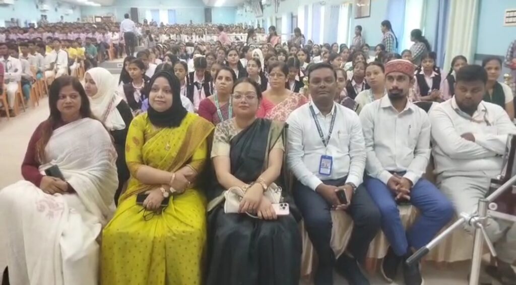 नालंदा सहोदय क्लस्टर का करियर काउंसलिंग कार्यक्रम संपन्न, 20 स्कूलों के 2 हजार विद्यार्थियों को विशेषज्ञों ने दिया सफलता का मंत्र 2 1001609929