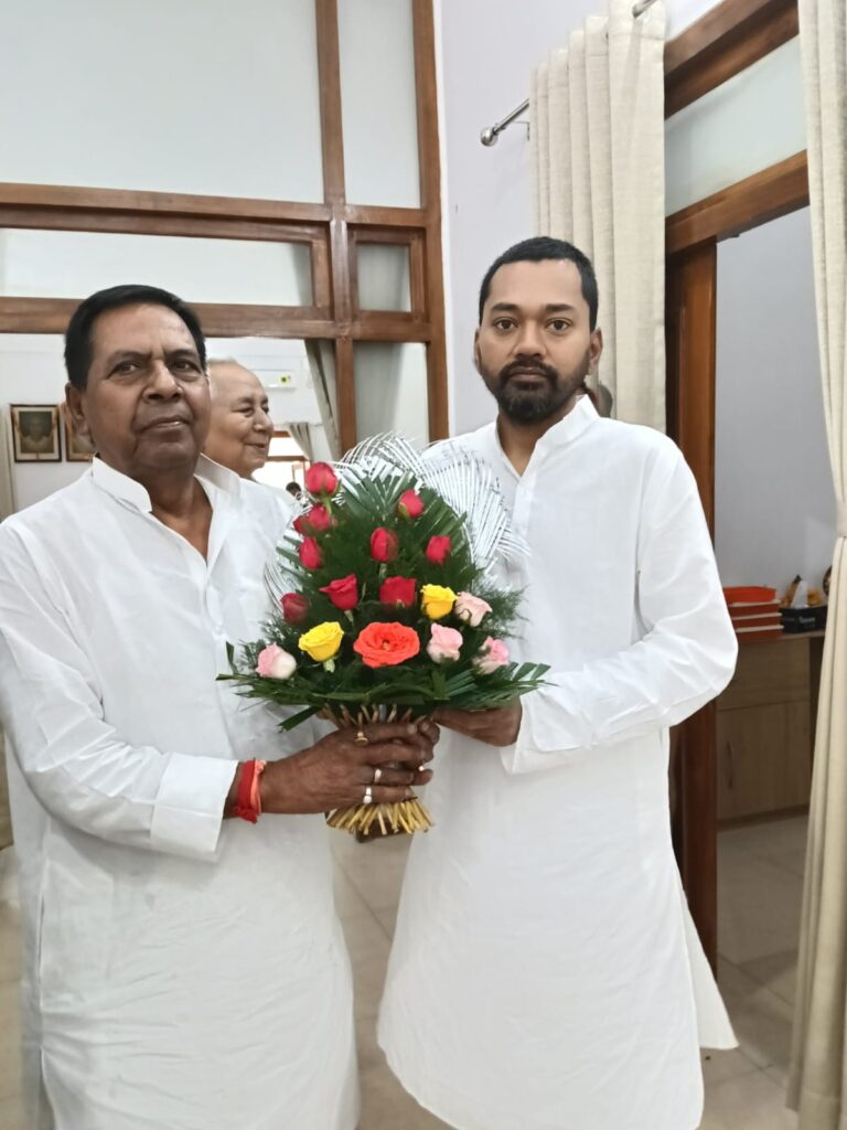 स्वास्थ्य मंत्री निशांत कुमार को जन्मदिन पर हरनौत के कार्यकर्ताओं ने दी शुभकामनाएं 2 1001615792