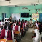 तेलमर थाना पुलिस ने थाना क्षेत्र के विभिन्न स्कूलों में चलाया जागरूकता अभियान, छात्रों को साइबर ठगी से बचाव की दी जानकारी