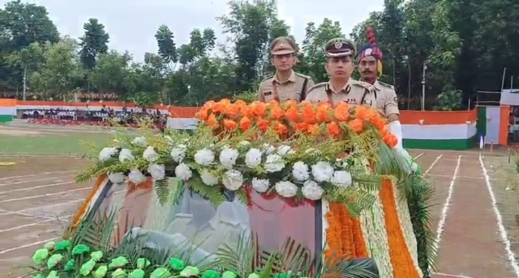 नालंदा पुलिस लाइन में 162 नए सिपाहियों की पासिंग आउट परेड, देश और संविधान के प्रति ली निष्ठा की शपथ 2 WhatsApp Image 2026 07 07 at 7.49.41 PM 1