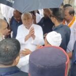 भारी बारिश के बीच नालंदा पहुंचे पूर्व मुख्यमंत्री नीतीश कुमार, हजरत गगनदुला शाह मजार पर की चादरपोशी, अमन-चैन की मांगी दुआ