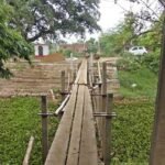 30 साल से पुल का इंतजार, जुगाड़ के एंगल पुल से जान जोखिम में डालकर नदी पार करने को मजबूर 5500 ग्रामीण