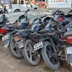 गिरियक में वाहन चेकिंग के दौरान बाइक चोर गिरोह का भंडाफोड़, पांच चोरी की बाइक बरामद