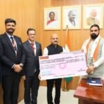 बाढ़ प्रभावितों की मदद के लिए पंजाब नेशनल बैंक ने मुख्यमंत्री राहत कोष में दिए एक करोड़ रुपये