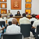 शिक्षक-स्नातक निर्वाचन को लेकर राजनीतिक दलों के प्रतिनिधियों के साथ बैठक