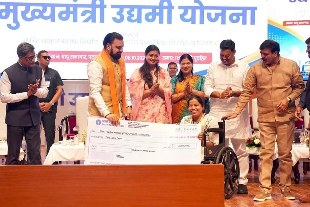 बिहार के एक करोड़ परिवारों को उद्यमिता से जोड़ना सरकार की प्राथमिकता: मुख्यमंत्री सम्राट चौधरी 2 WhatsApp Image 2026 10 09 at 6.22.05 AM