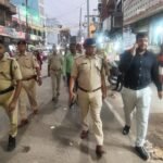 दुर्गापूजा को लेकर हिलसा में फ्लैग मार्च, असामाजिक तत्वों को कड़ी चेतावनी